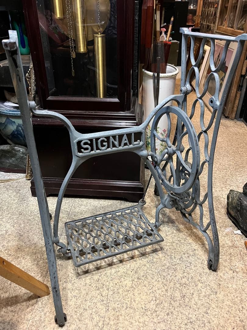 トロルの足跡です 網目ミシン脚、 ミシン脚、シグナルミシンの脚