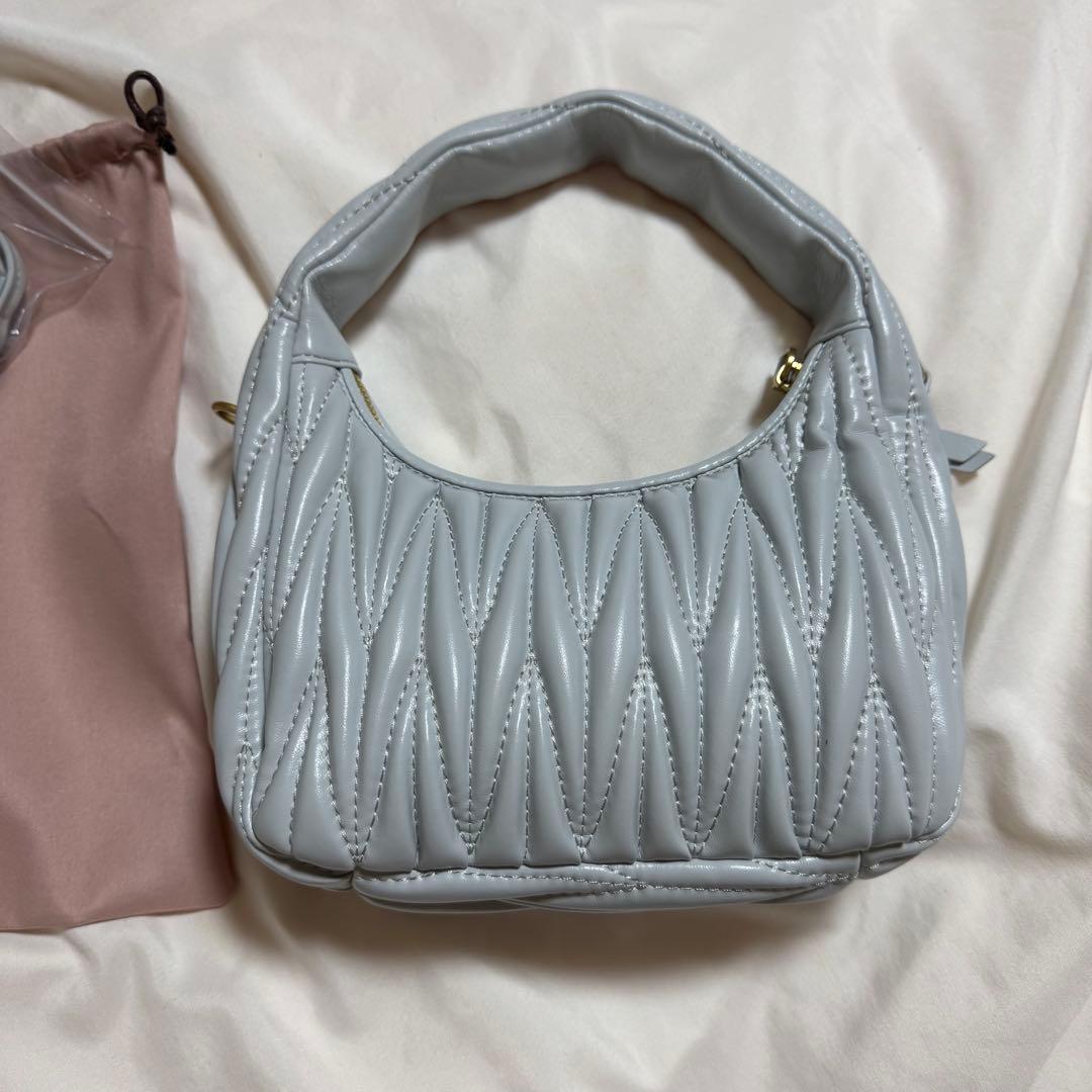 miu miu キルティング ショルダーバッグ グレー