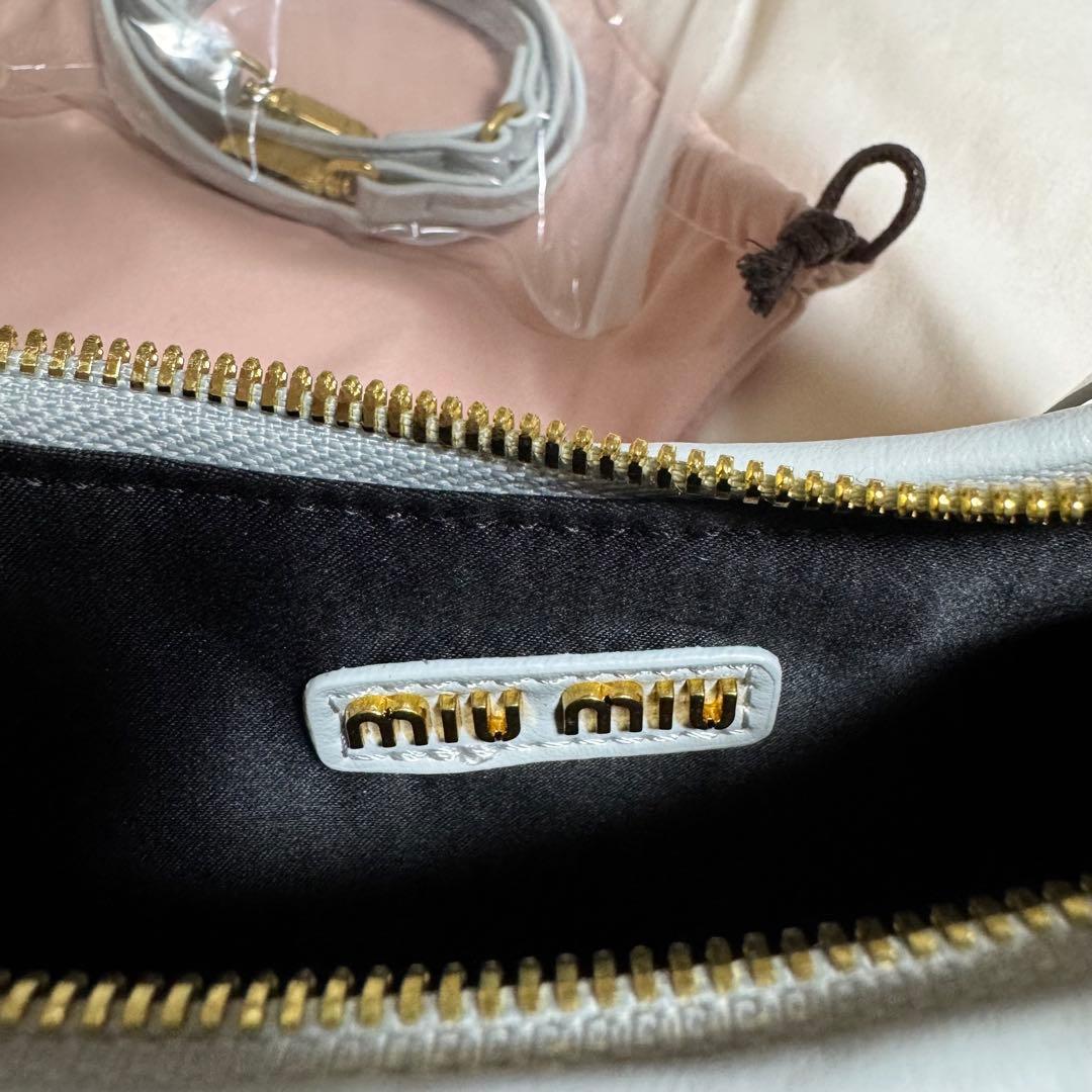 miu miu キルティング ショルダーバッグ グレー
