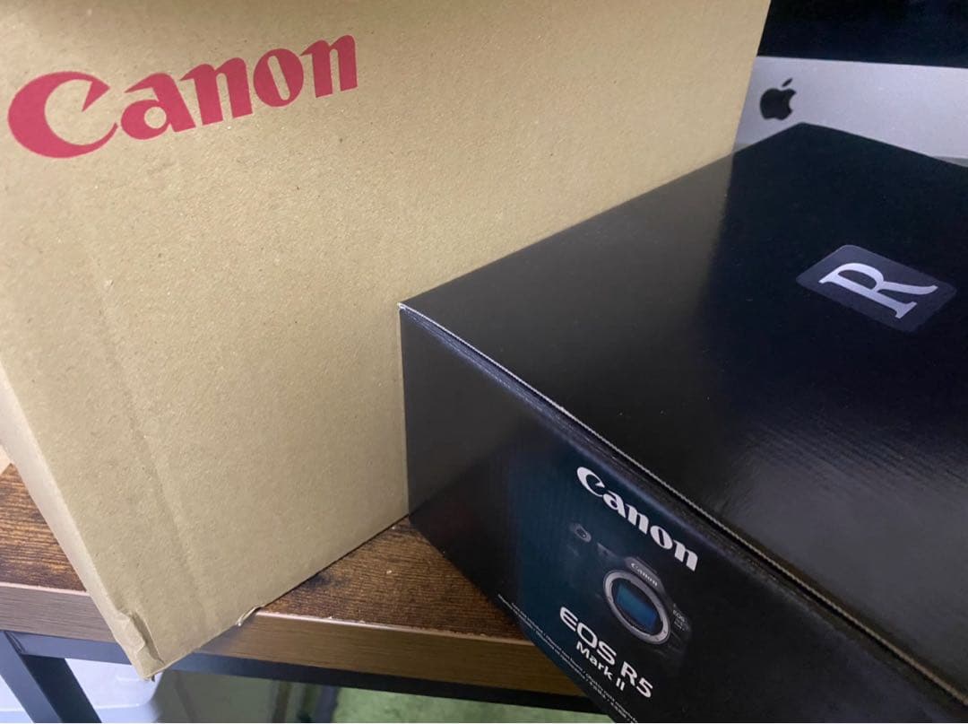 Canon eos R5 mark2 未使用・新品　送料無料！キャノン　カメラ