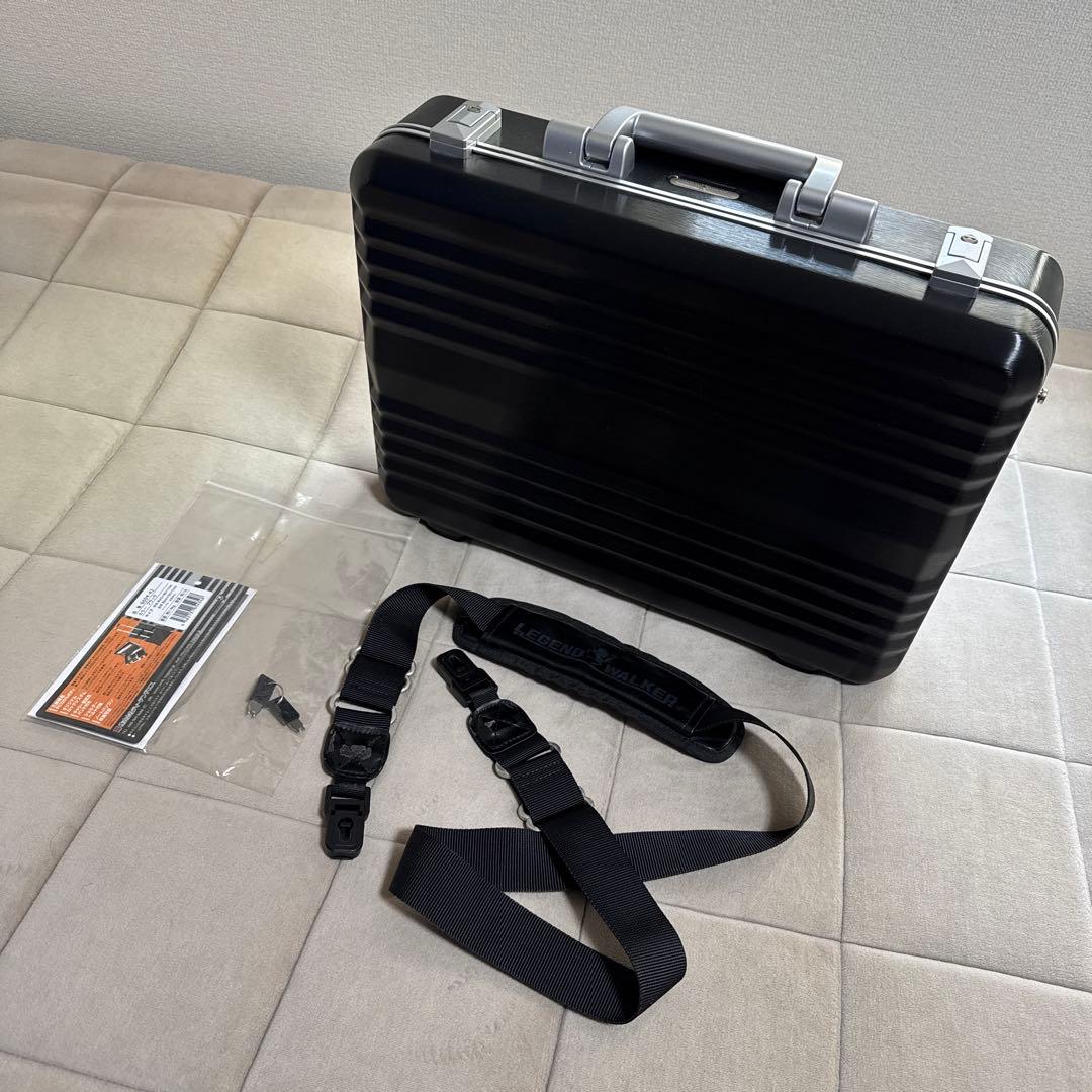 【美品】LEGEND WALKERアタッシュケースブラック鍵2個/ショルダー付き