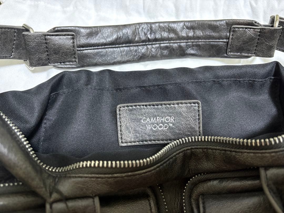 camphor woodフェイクレザーマルチポケットショルダーバッグブラック