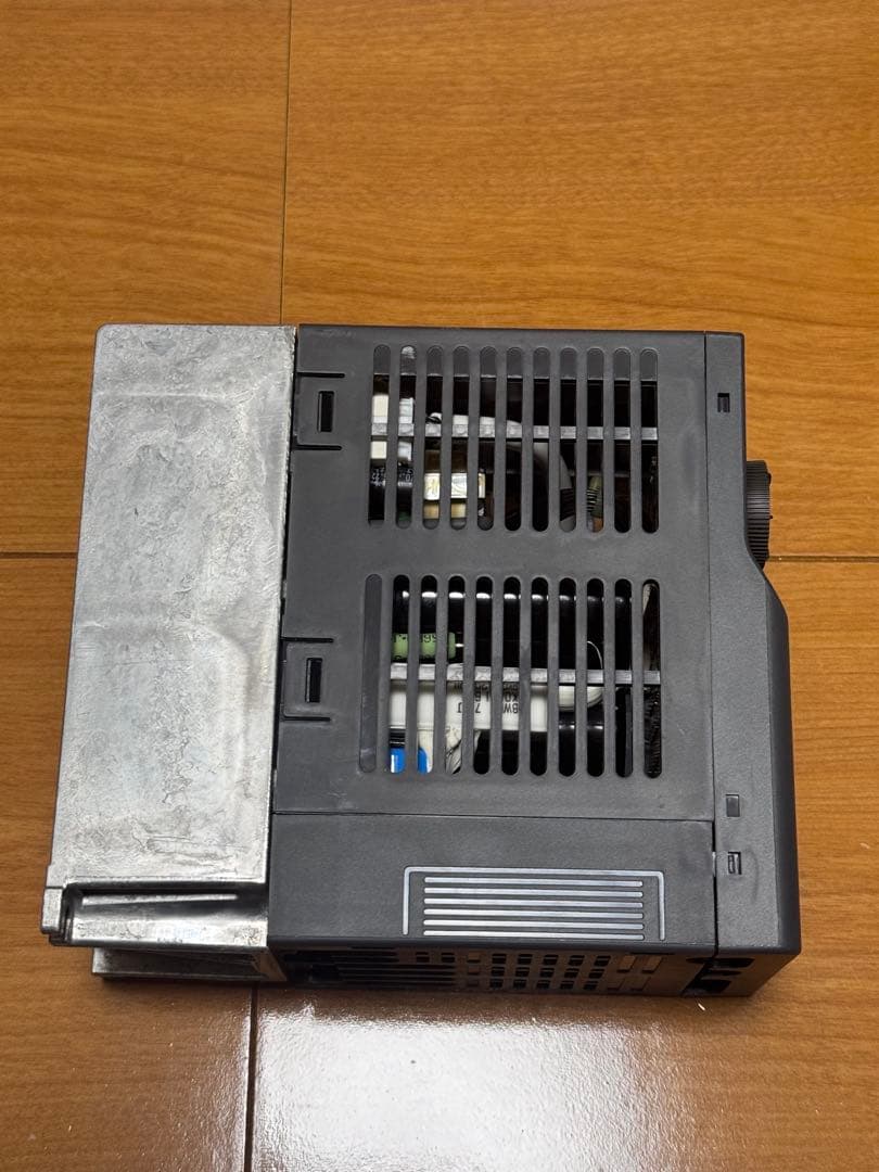 9専用 三菱　インバータ　FR-D710W-0. 4K　本体のみ　元箱なし