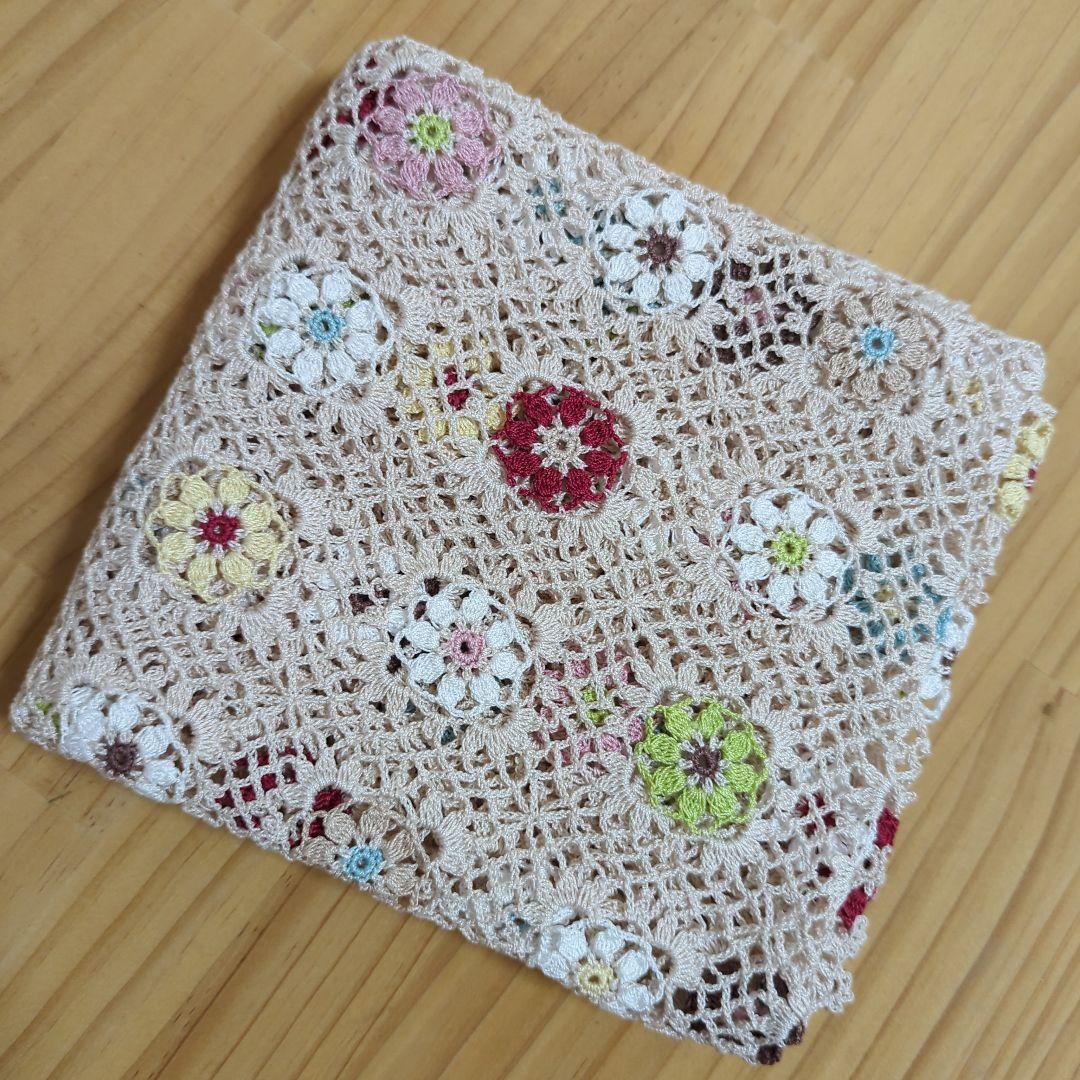 カラフル＆白花モチーフ　マルチカバー　クロス　レース編み