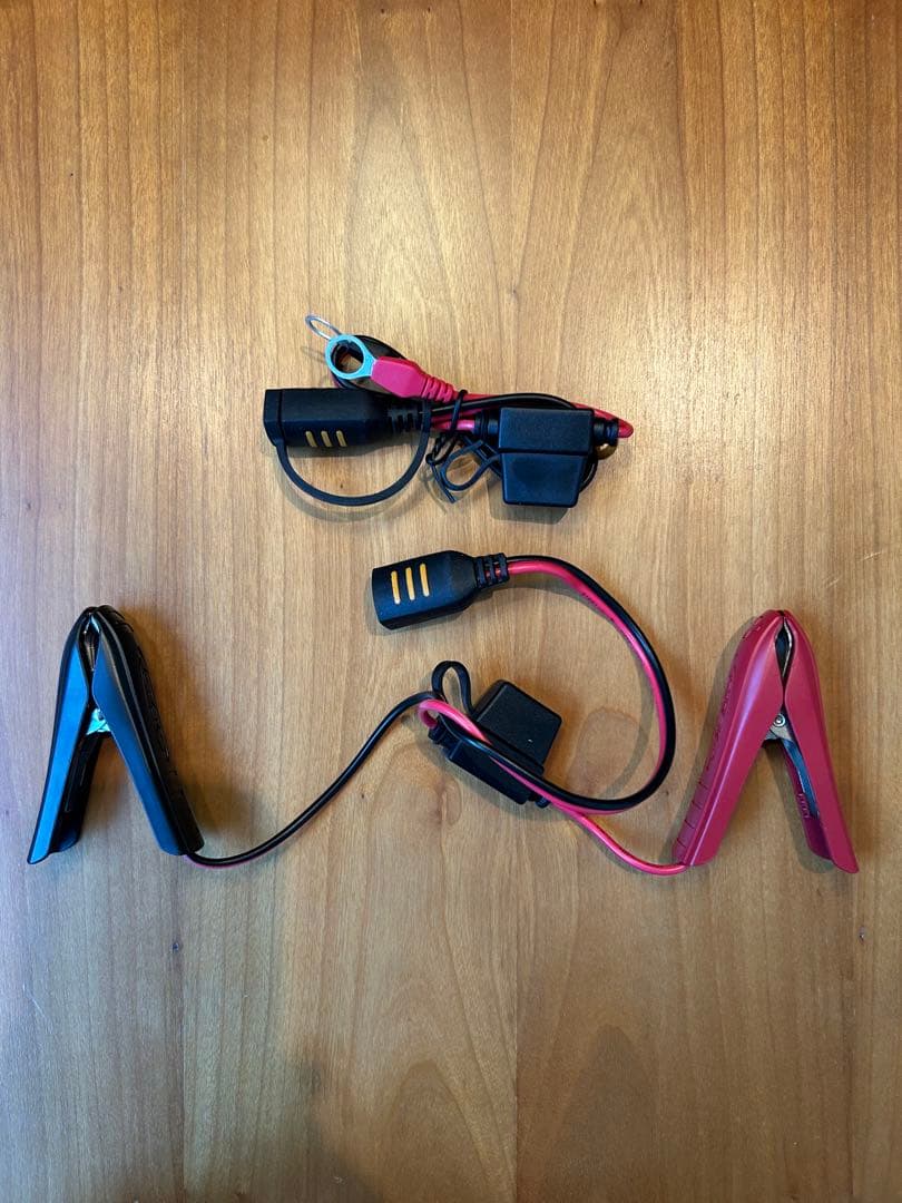 CTEK MXS 5.0 バッテリーチャージャー&メンテナー 別売バンパー付き