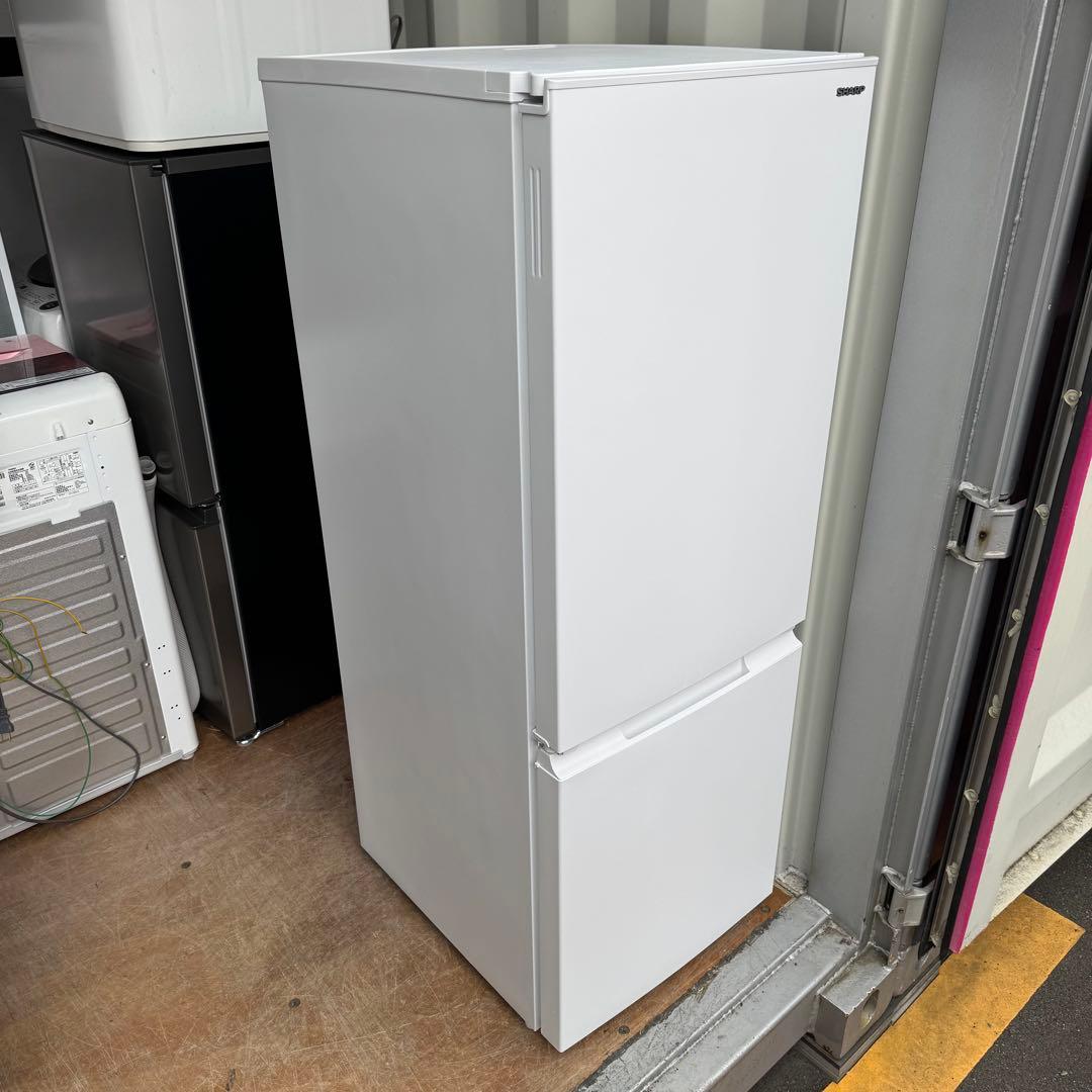 C7411★2023年製美品★シャープ　冷蔵庫　マットホワイト　右.左開き　大型