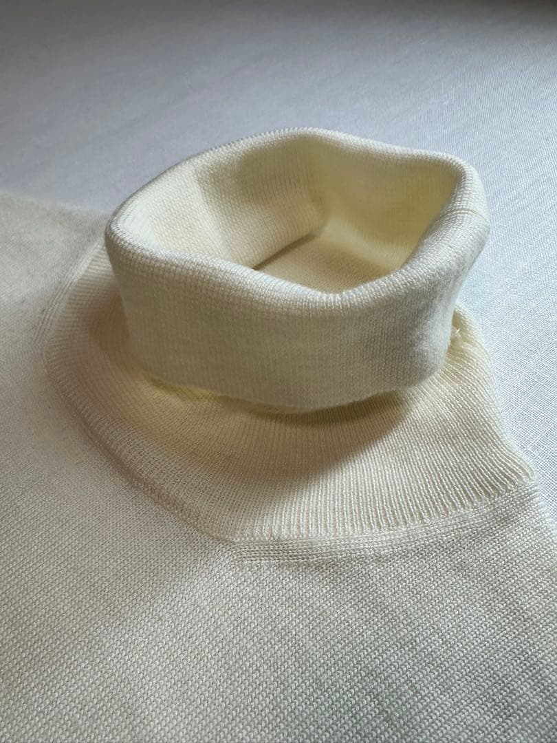 【美品クリーニング済】GRAN SASSOアイボリーホワイトタートルネック48