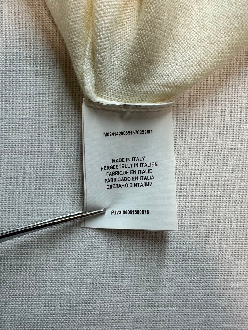 【美品クリーニング済】GRAN SASSOアイボリーホワイトタートルネック48