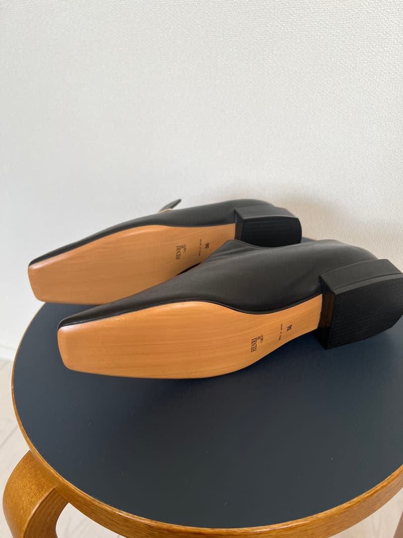 ヘンリエンバーゴ　ERIKA LOFFER 242130 ローファー