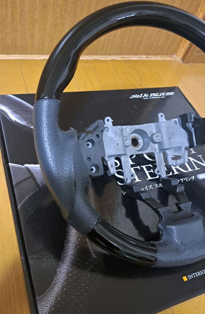 スズキパレットMK21　日産ルークスML21　シルクブレイズ　ハンドル