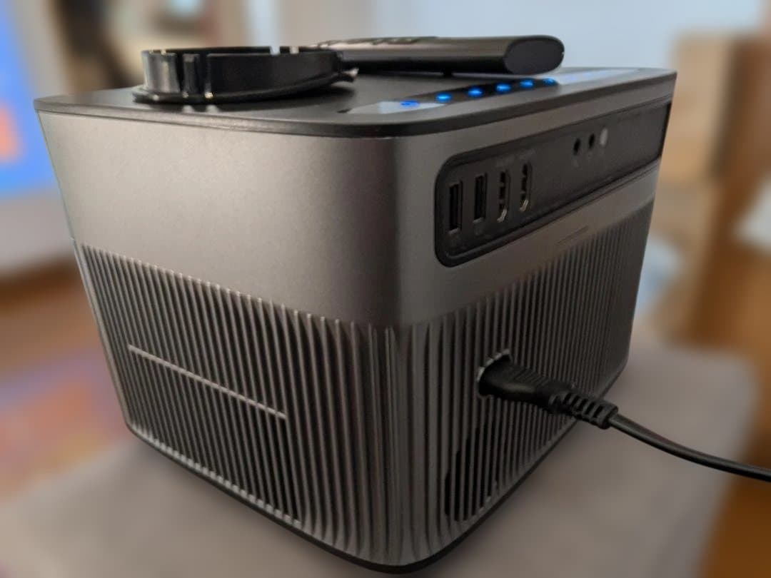 WiMiUS ホームプロジェクター P64 キャリーバッグ付（箱なし）