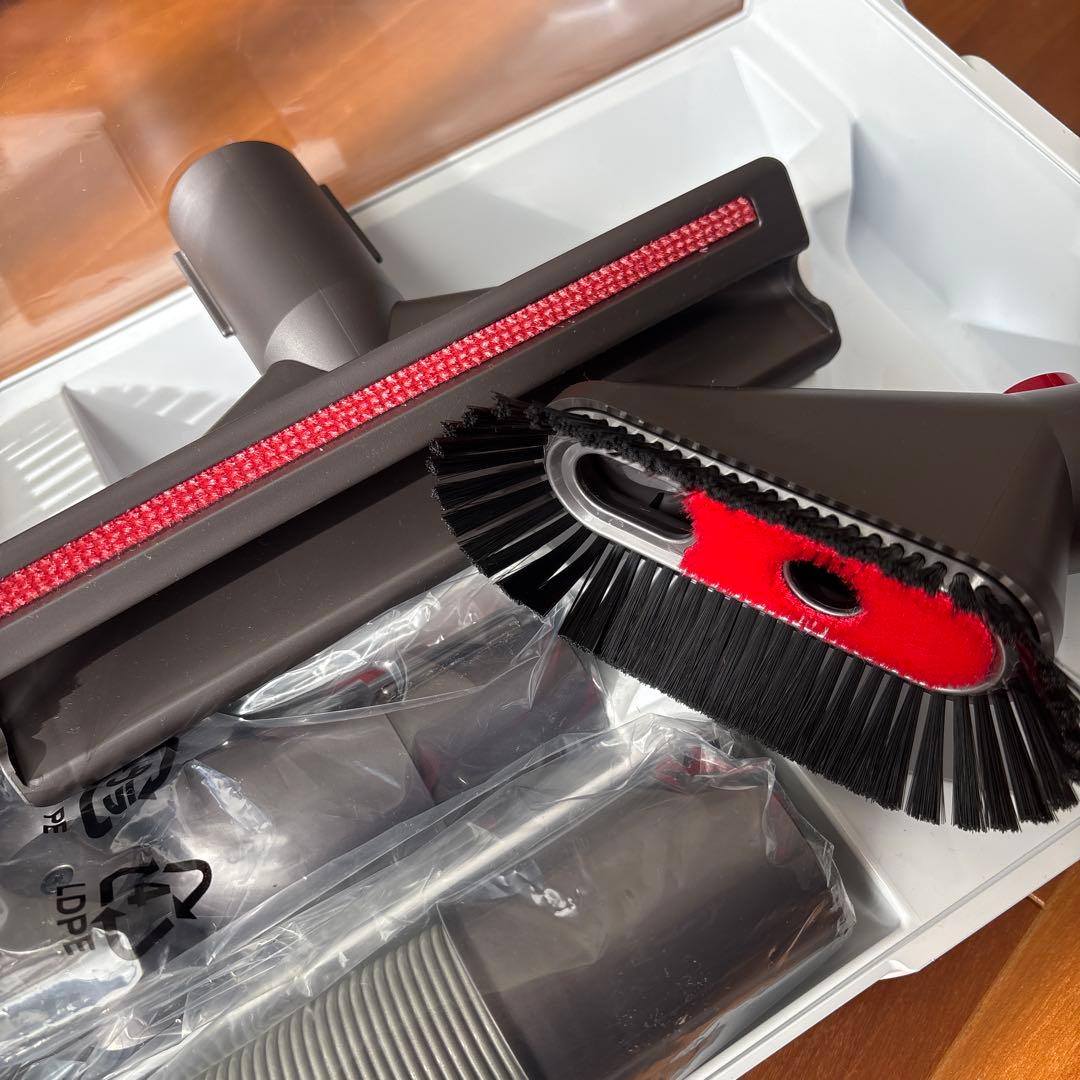 Dyson Cyclone V10 Fluffy 本体と未使用付属品
