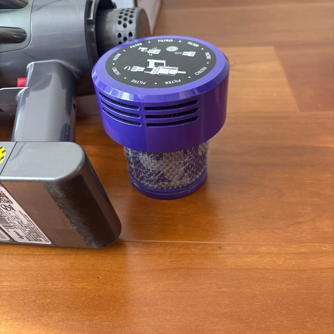 Dyson Cyclone V10 Fluffy 本体と未使用付属品