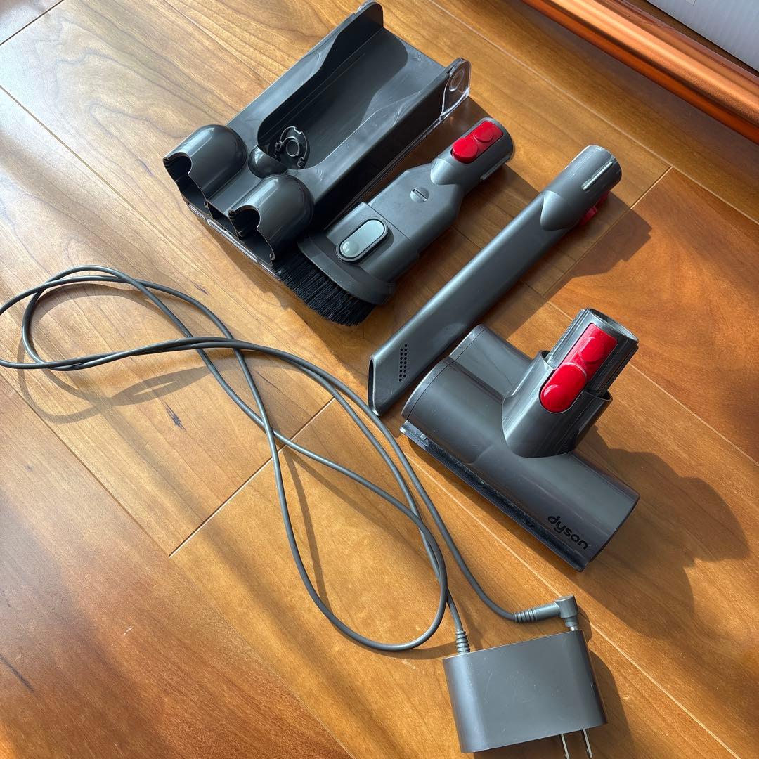 Dyson Cyclone V10 Fluffy 本体と未使用付属品