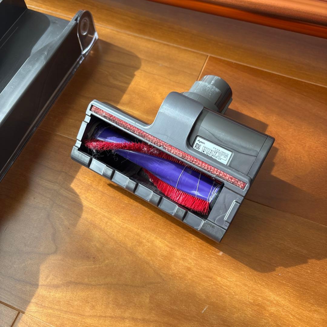 Dyson Cyclone V10 Fluffy 本体と未使用付属品