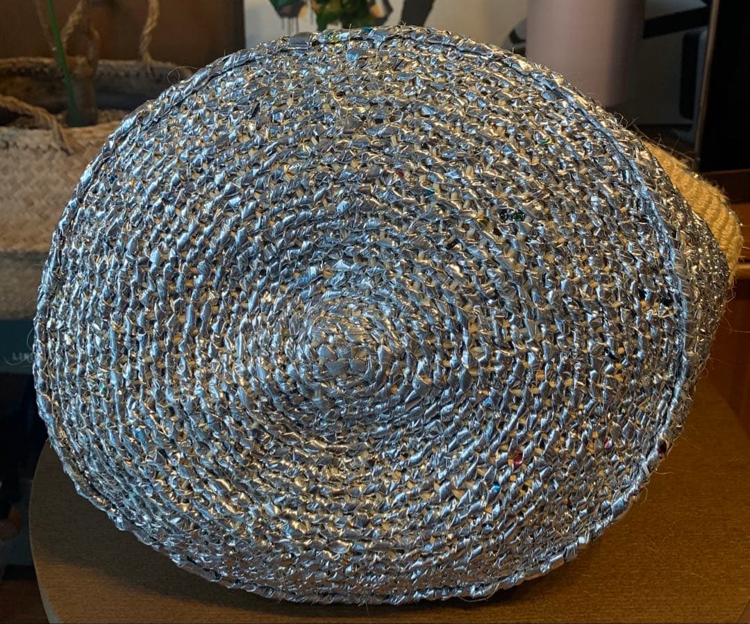 【最終お値下げ.新品：ボーダーデザインのかごバッグ】