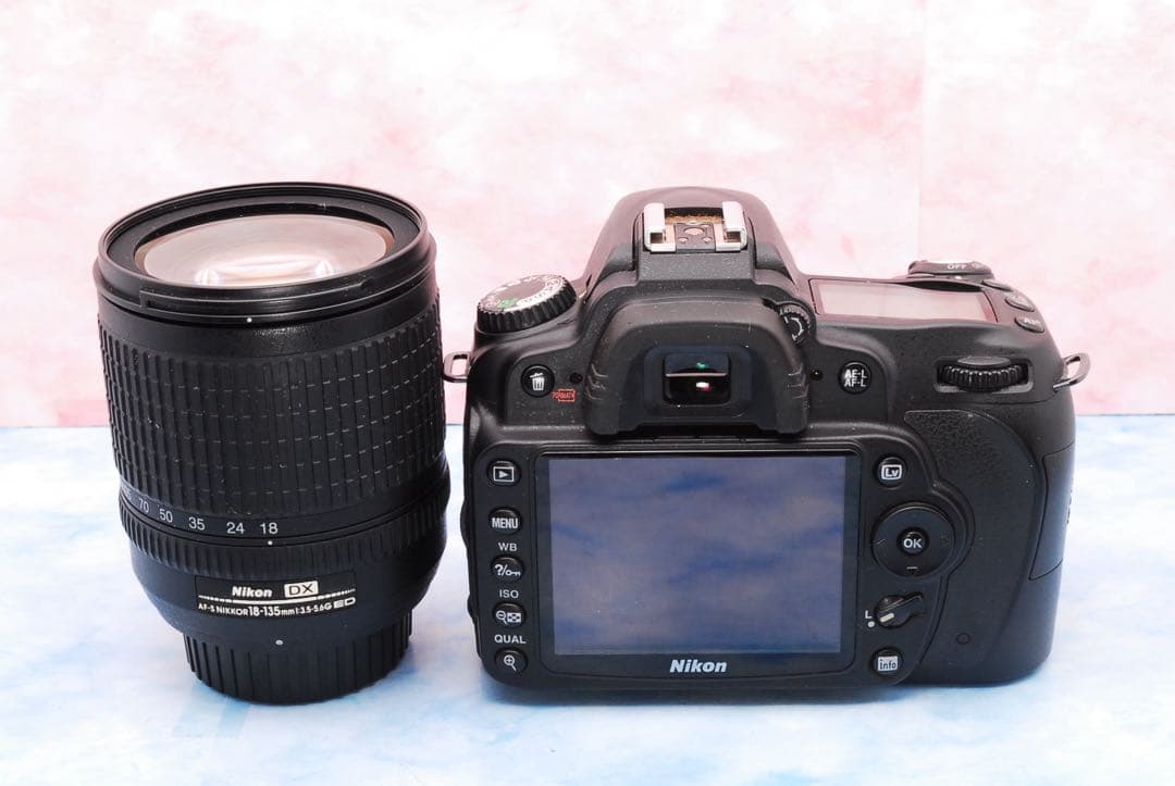 ▪️ニコン D90▪️一眼レフカメラ▪️新品級のS数▪️近くも遠くもこれ1本▪️