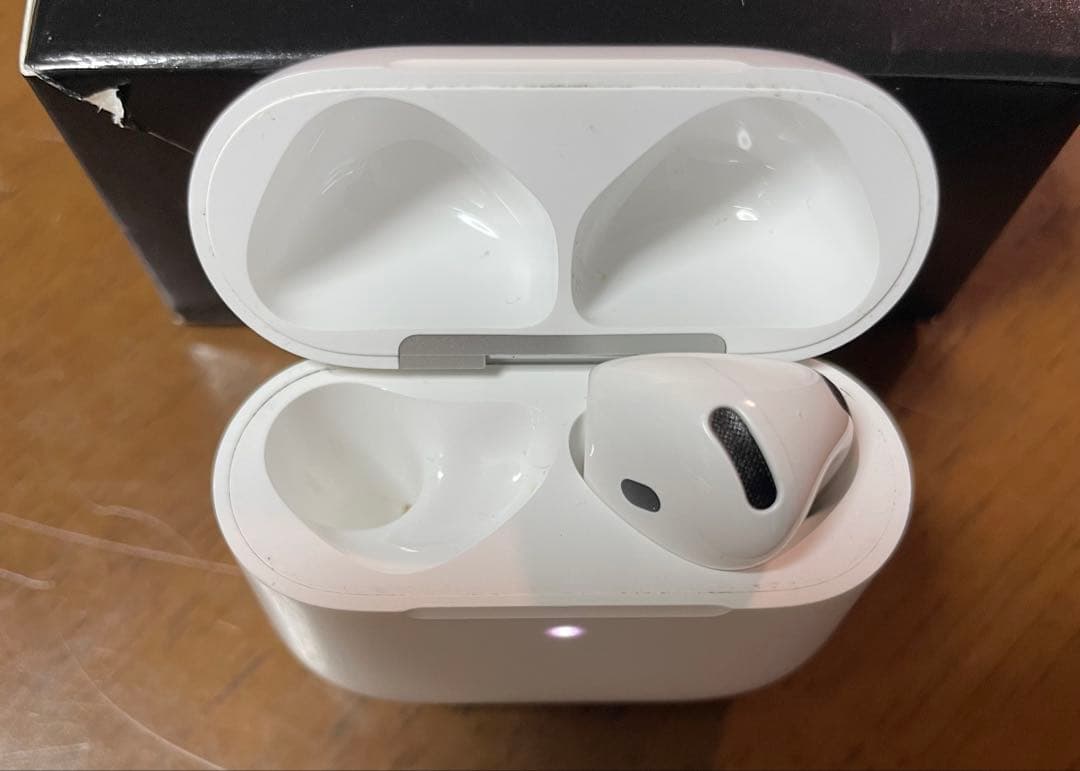 AirPods4 右耳のみ　ノイキャンあり　充電ケース付き