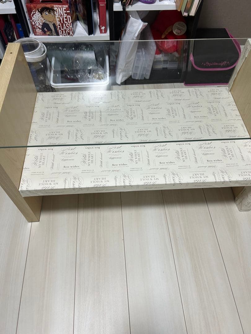 ガラスと木製のセンターテーブル