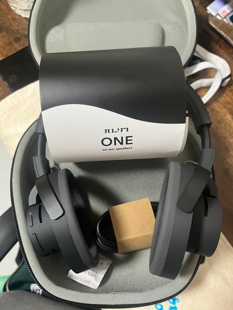 【新着商品】nwm（ヌーム） オープンイヤー型　耳をふさがない ダークグレイ