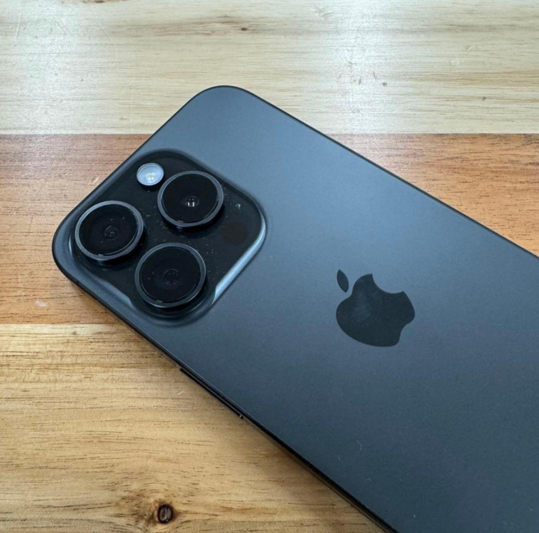 超美品　iPhone 15 Pro 256gb SIMフリー版