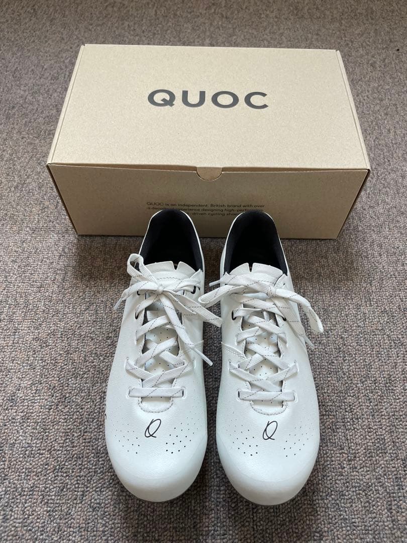 QUOC ホワイト サイクリングシューズ 箱付き