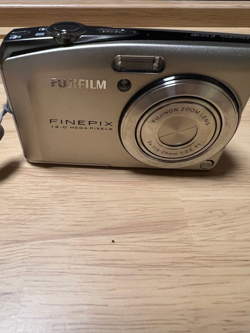 FUJIFILM FinePix F50fd コンパクトデジタルカメラ
