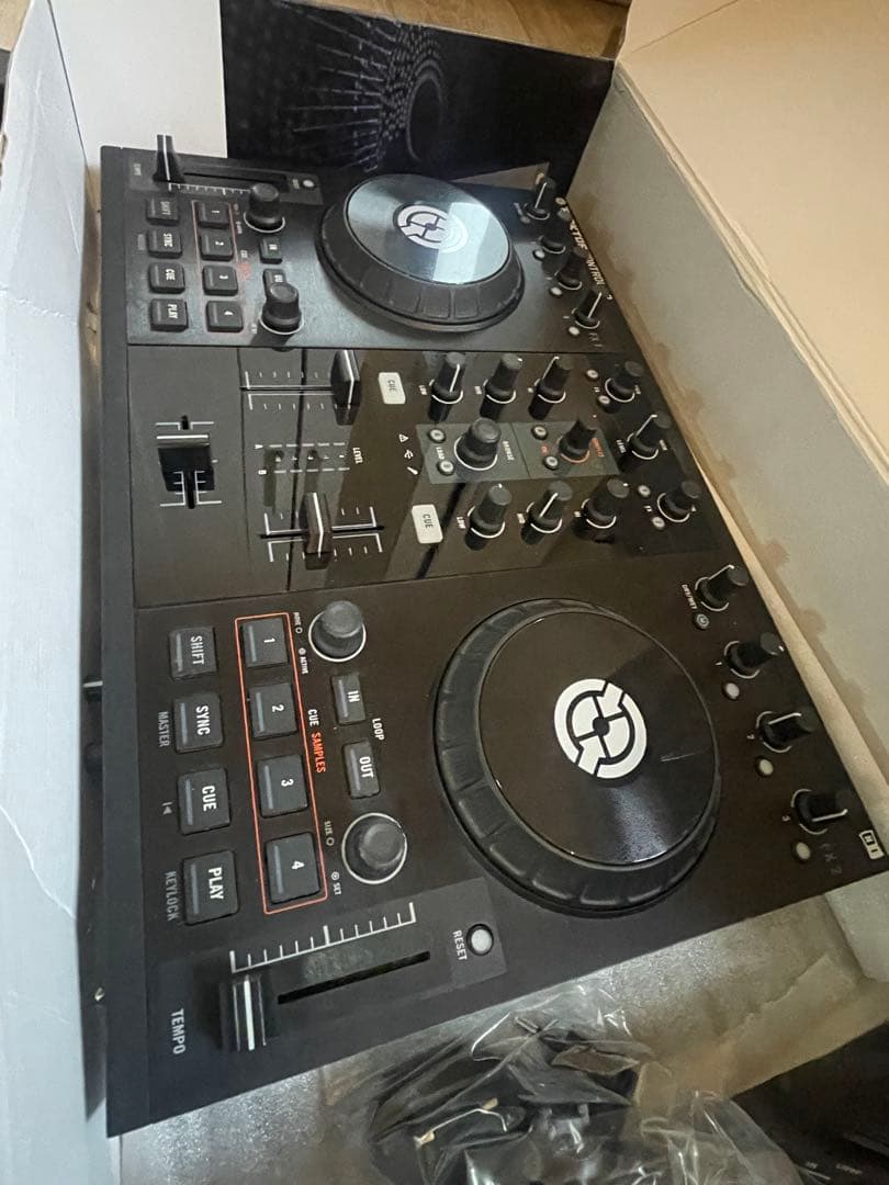 TRAKTOR KONTROL S2 DJコントローラー