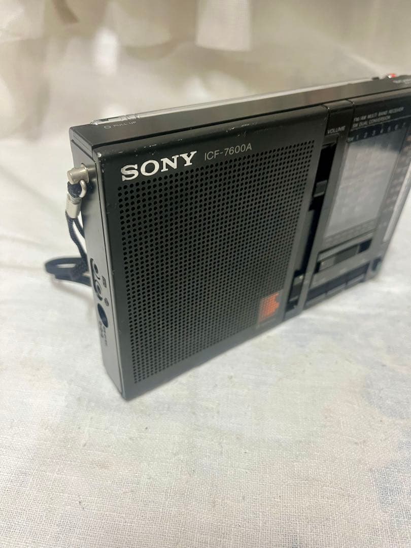 動作品　　SONY ICF-7600A FM/AM/SW 短波ラジオ