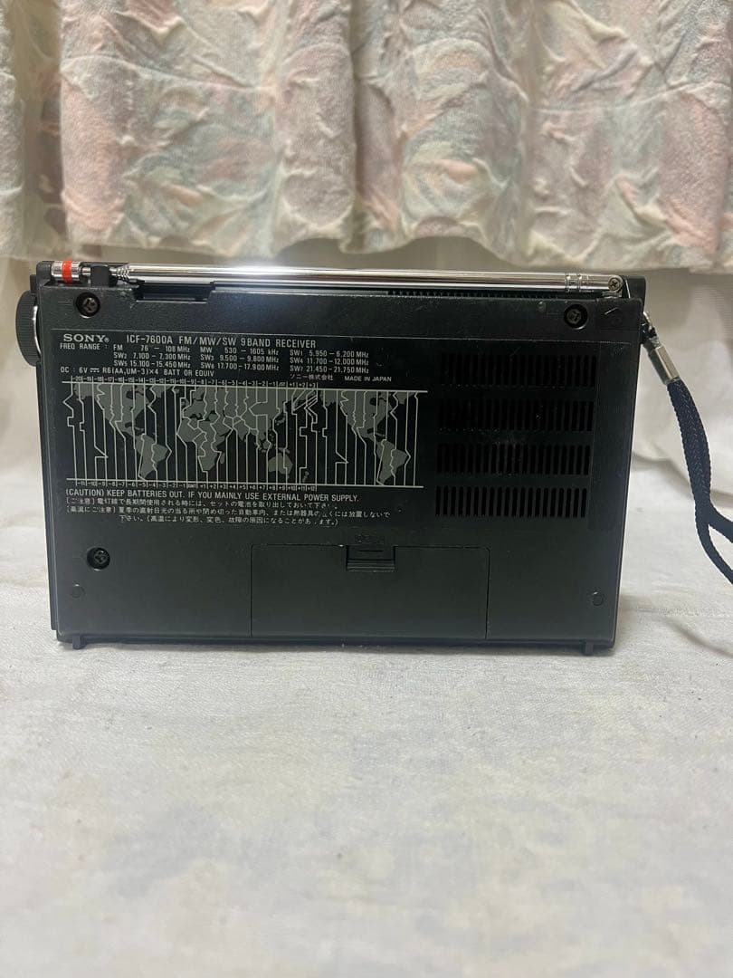 動作品　　SONY ICF-7600A FM/AM/SW 短波ラジオ
