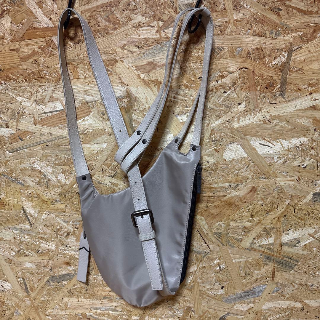 sarah pacini 本革レザー ボディバッグ ショルダーバッグベージュ