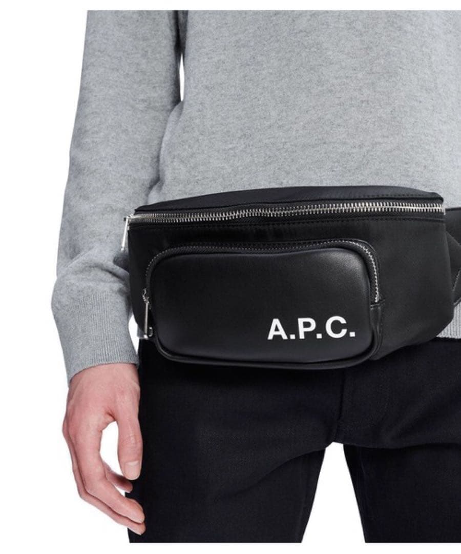 【状態良ほぼ未使用】APC 黒ボディバッグ ウエストポーチバッグアーペーセー