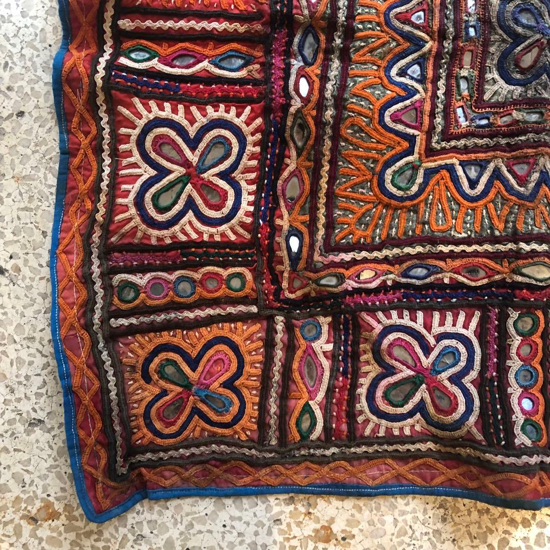 民族　古布　インド　バンジャーラ　ミラーワーク　刺繍布　50cm角