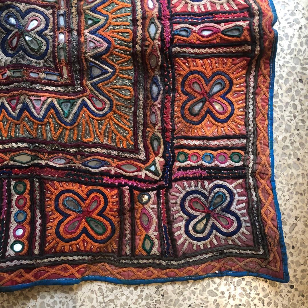 民族　古布　インド　バンジャーラ　ミラーワーク　刺繍布　50cm角
