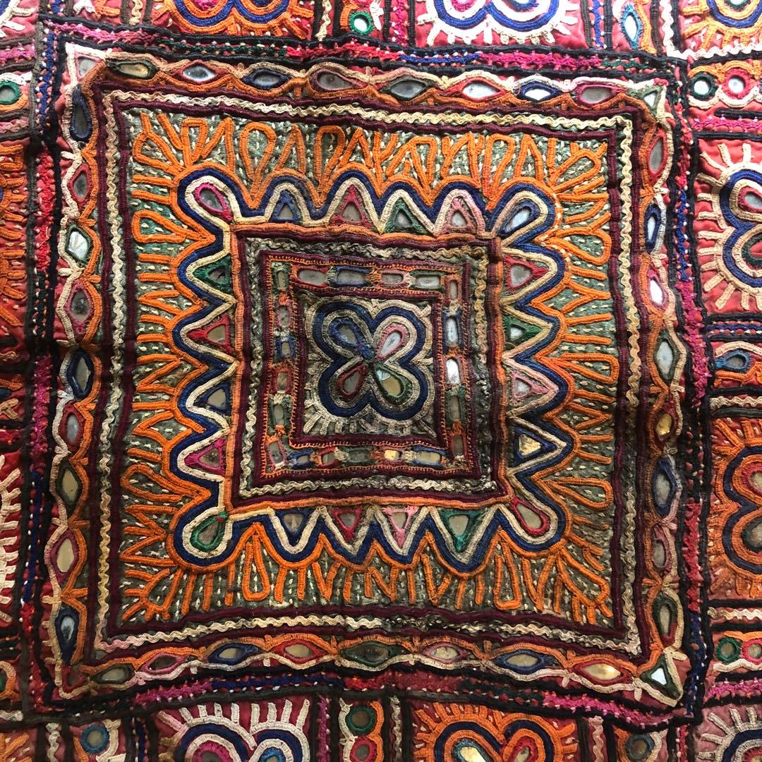 民族　古布　インド　バンジャーラ　ミラーワーク　刺繍布　50cm角