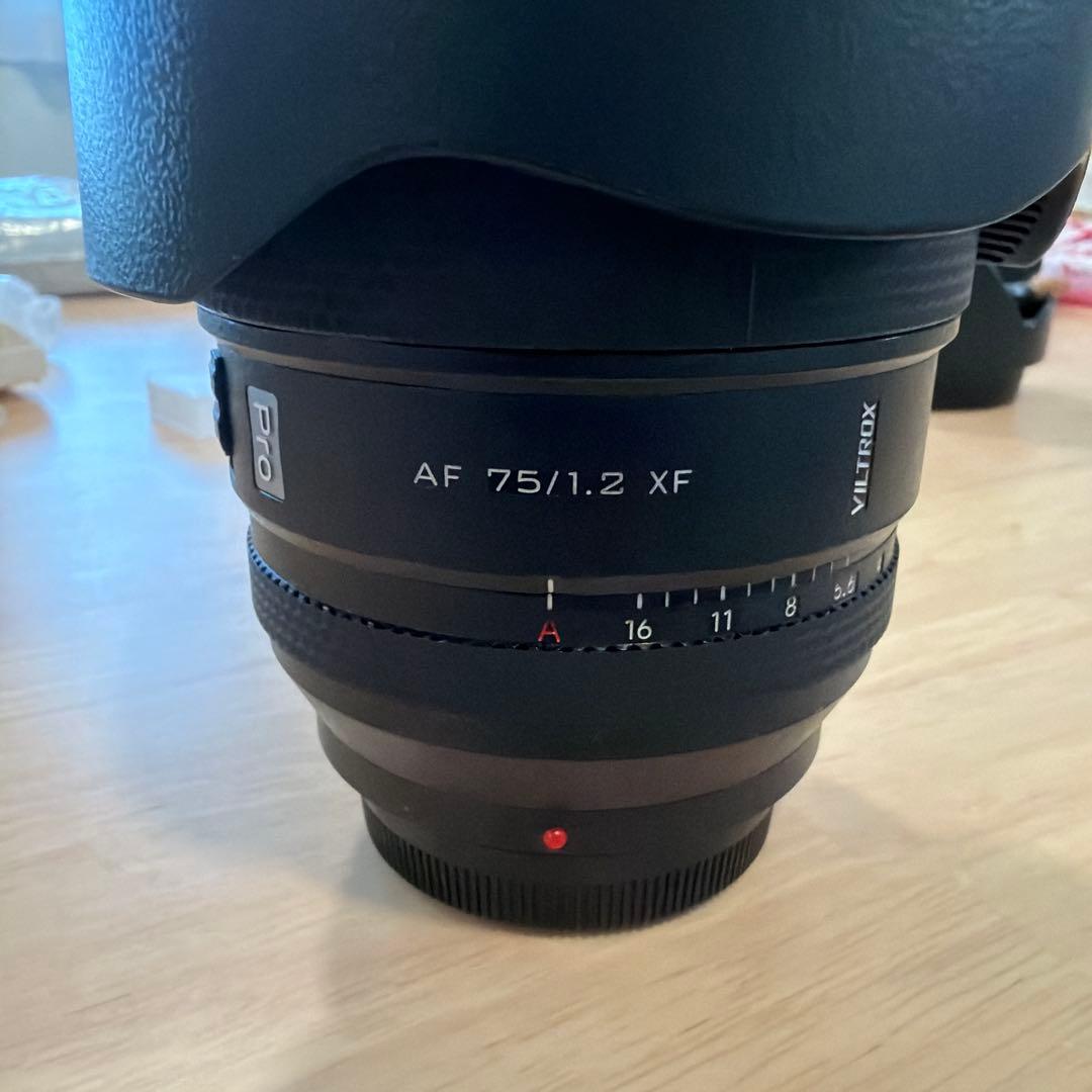 VILTROX AF 75mm f/1.2 レンズ