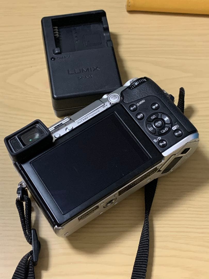 LUMIX GX7 ミラーレスカメラ 14-42mm