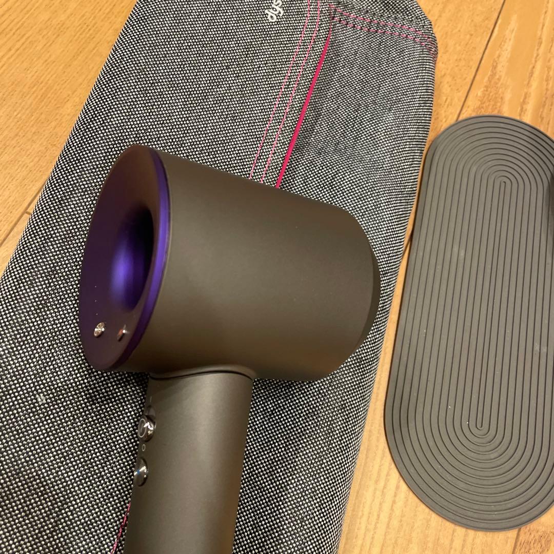 ダイソン dysonドライヤー hd08 ソフトケース付き