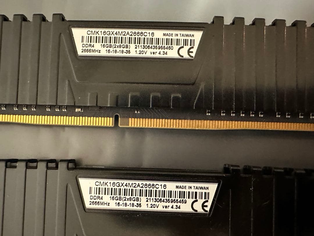 CORSAIR VENGEANCE LPX DDR4-2666 (8GB×2)