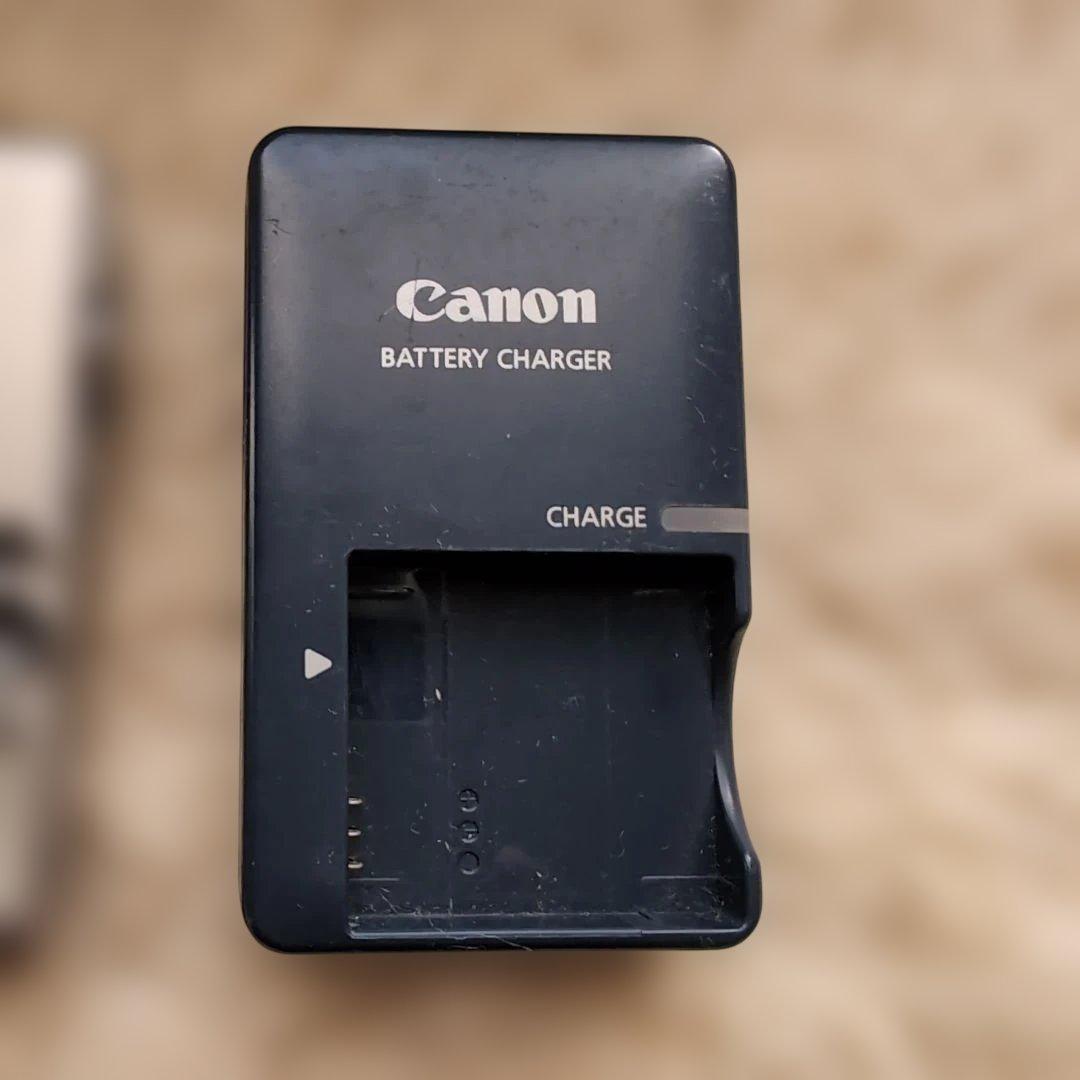 デジカメ　CANON IXY70 バッテリー、取説、充電器、SDカード