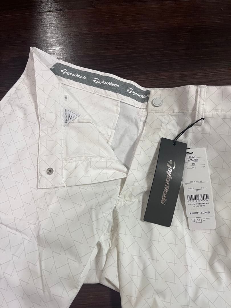新品タグ付きTaylorMade ゴルフパンツ N65000 ホワイト　W85