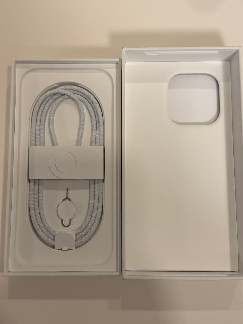 【超美品】iPhone16PRO　デザートチタニウム　128GB