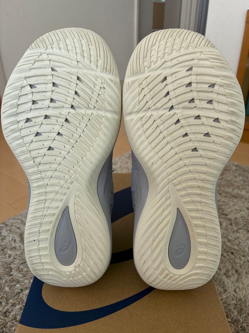 ASICS NOVA SURGE3 グレー ハイカット バスケットシューズ