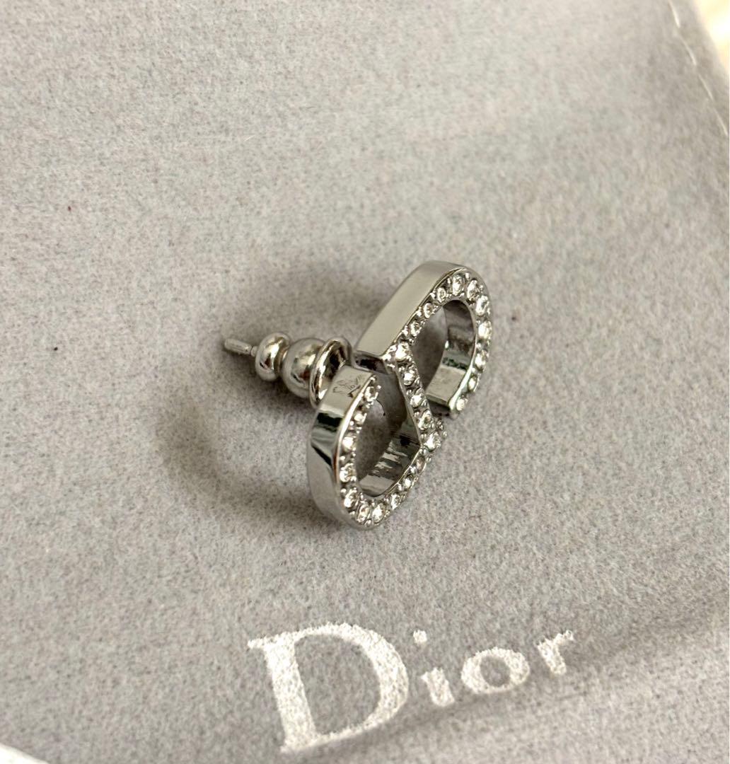 Dior スタッドピアス　シルバー
