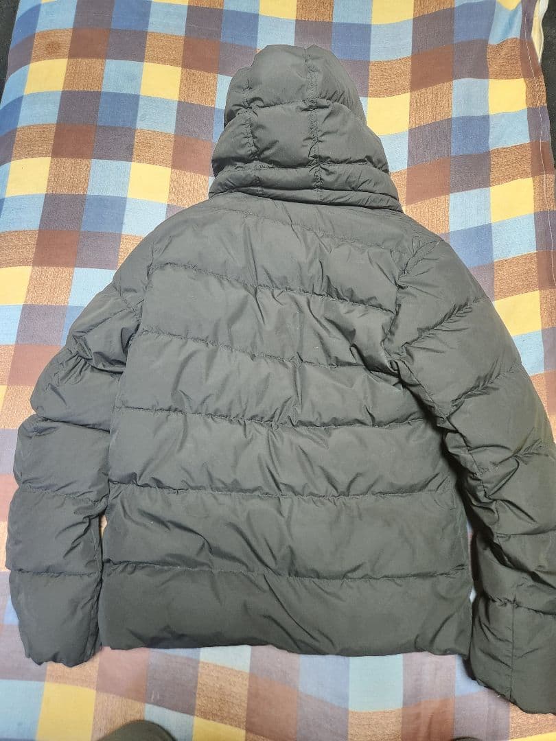 PYRENEX フード付き ブラックダウンジャケット ベルフォール