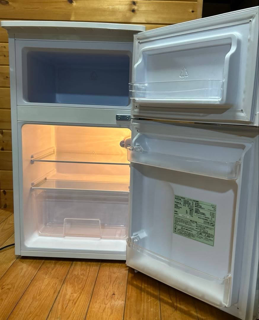 【美品】アイリスオーヤマ　冷凍冷蔵庫　81リットル　AF81-W　右開き