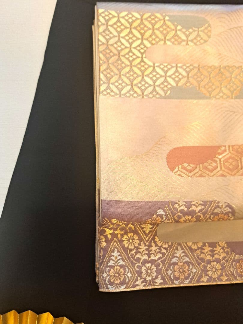 美品❇️豪華黒留袖　手描友禅　刺繍　絞り染め　比翼仕立て　５つ紋　フルセット