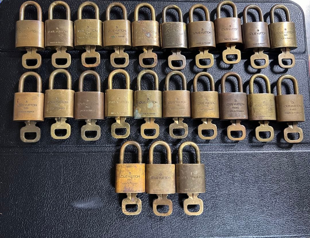 LOUIS VUITTON ルイヴィトン南京錠カデナと鍵パドロック23点セット