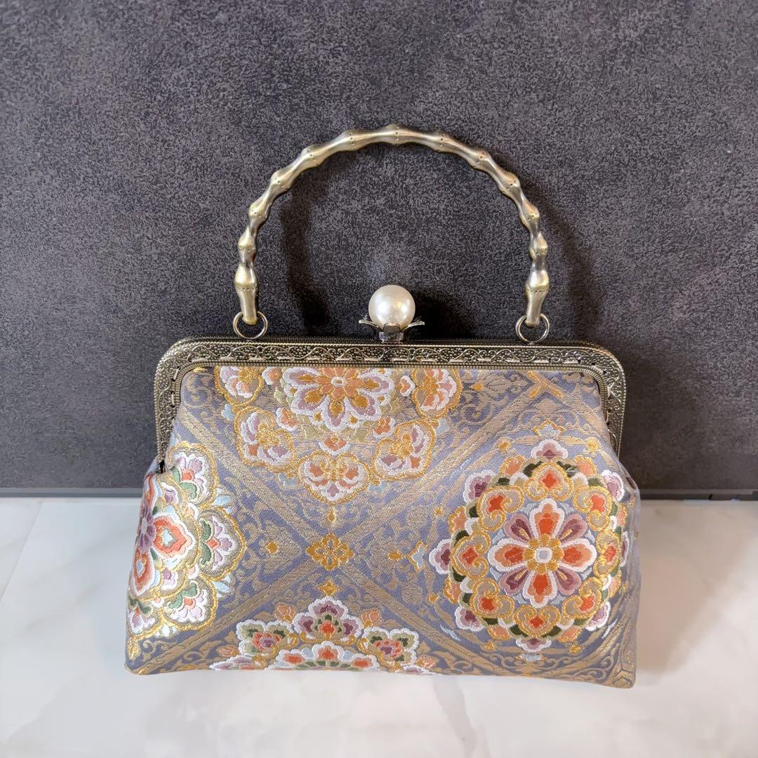 9月新作日本の奥ゆかしい伝統色源氏鼠色、、格の高い華紋柄の最高級西陣帯バッグ