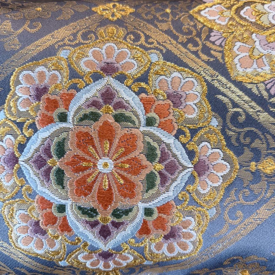 9月新作日本の奥ゆかしい伝統色源氏鼠色、、格の高い華紋柄の最高級西陣帯バッグ